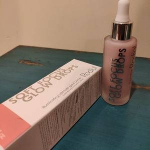 Rodial soft focus glow drops